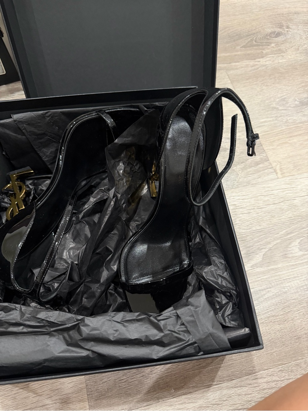 YSL - Picture 11 of 12